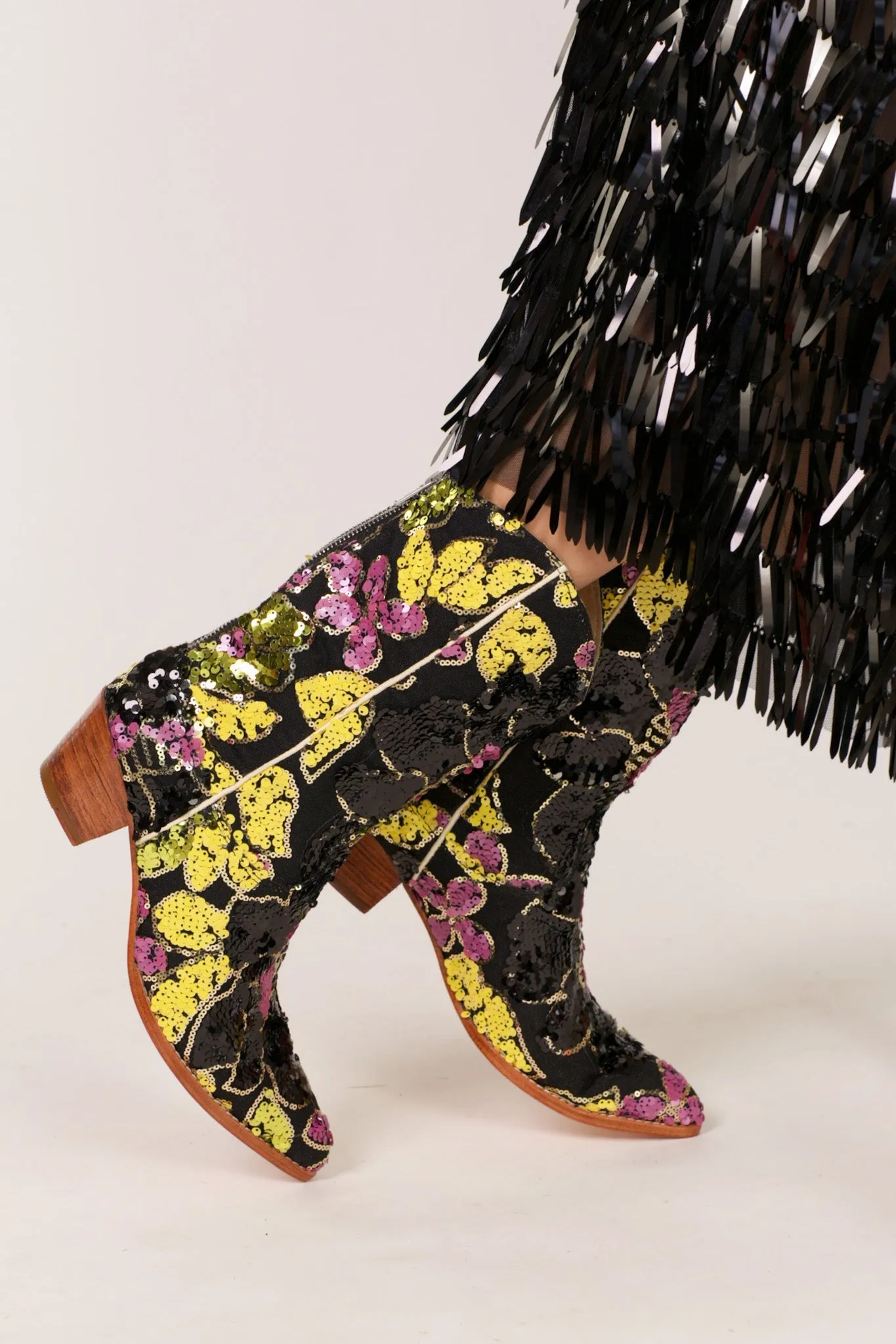 BLACK EMBROIDERED SEQUIN WESTERN BOOTS WEHRL