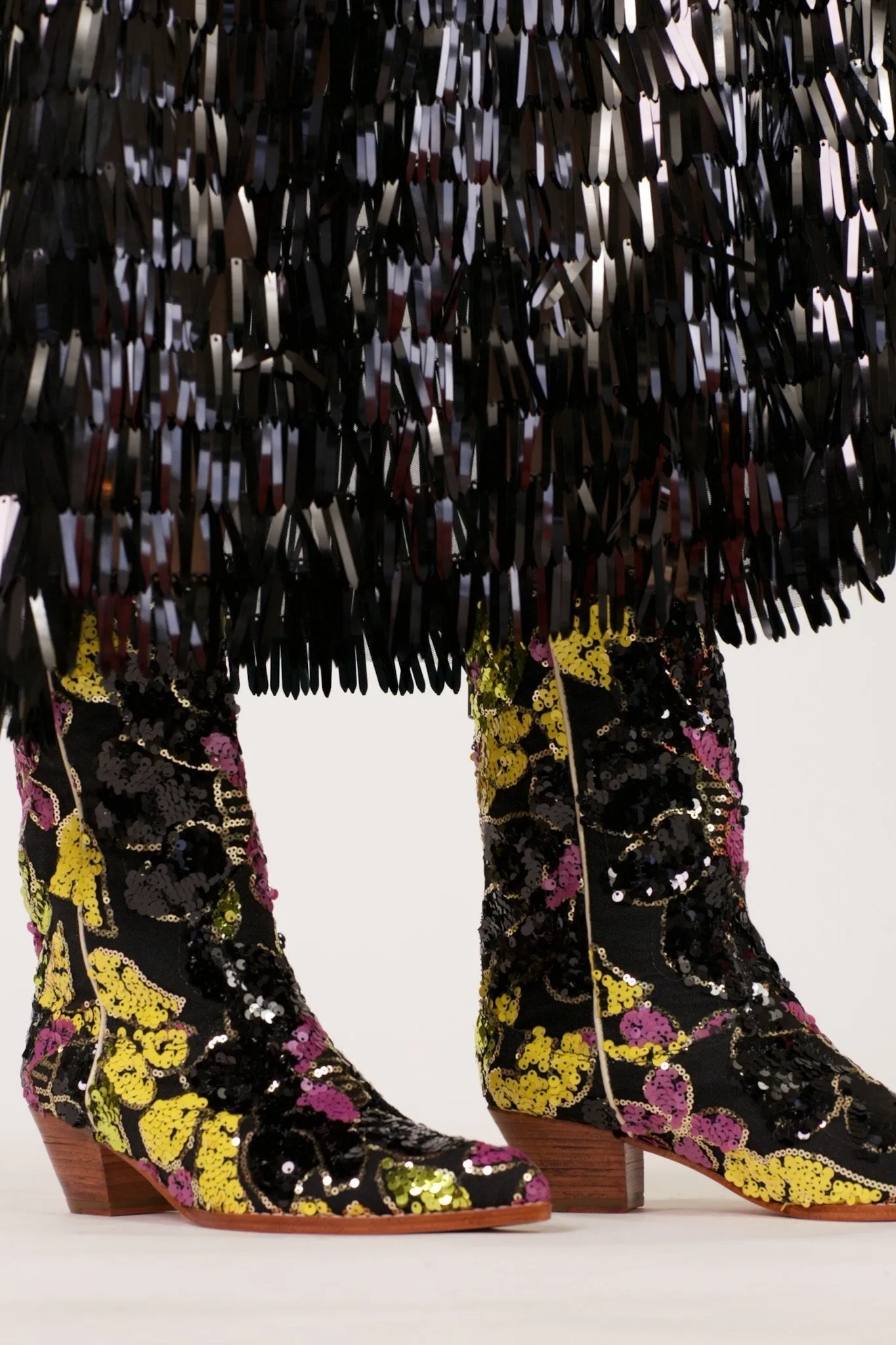 BLACK EMBROIDERED SEQUIN WESTERN BOOTS WEHRL