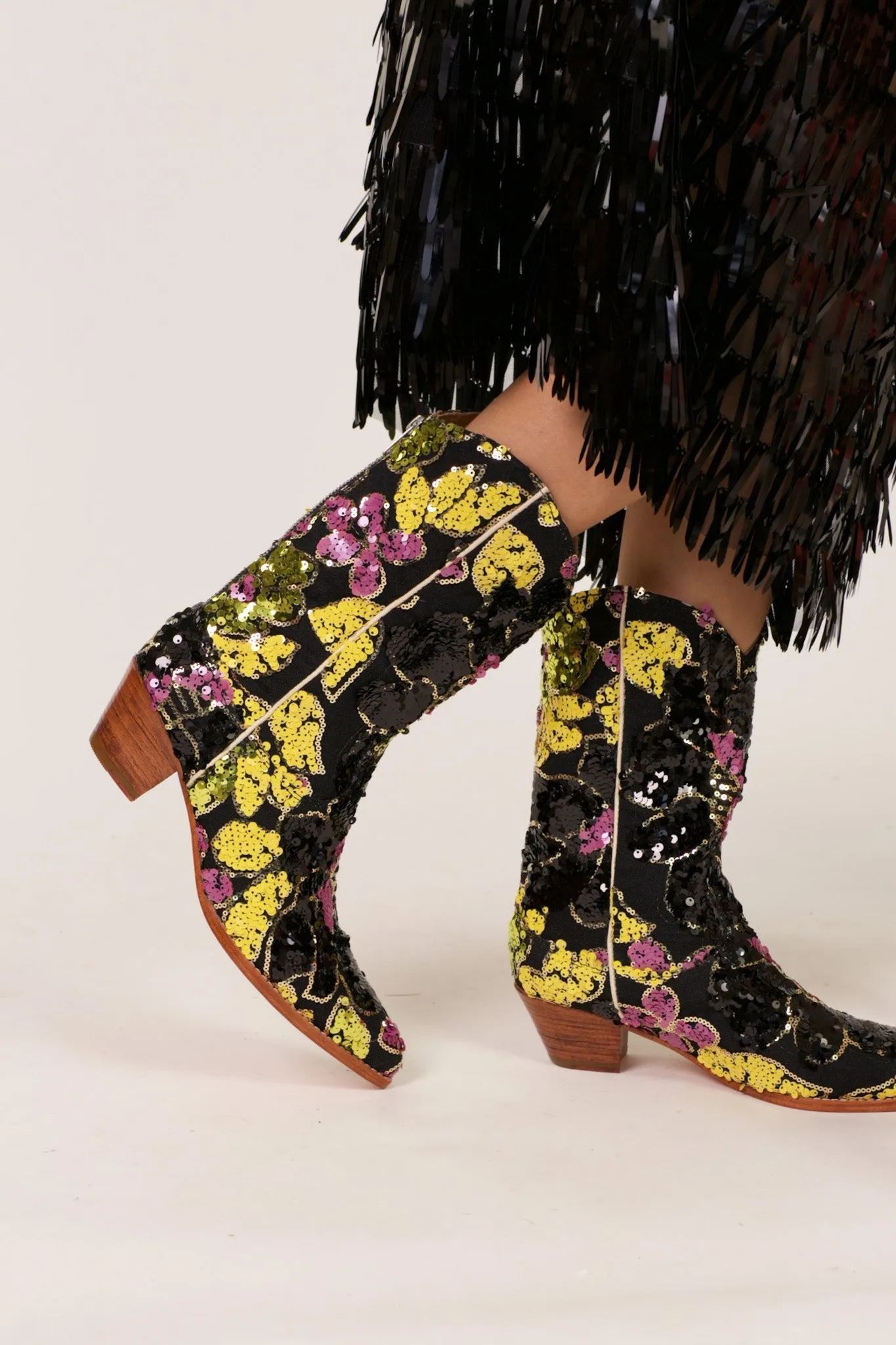 BLACK EMBROIDERED SEQUIN WESTERN BOOTS WEHRL