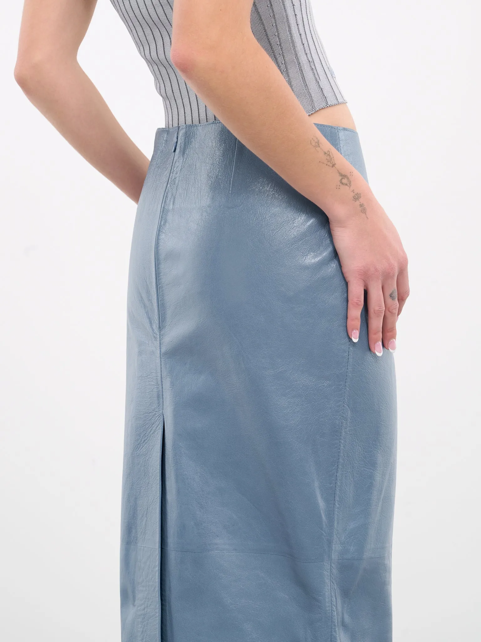 Blue Shiny Leather Pencil Skirt (GOMX0633A0-ULG153-POWDER-BLUE)