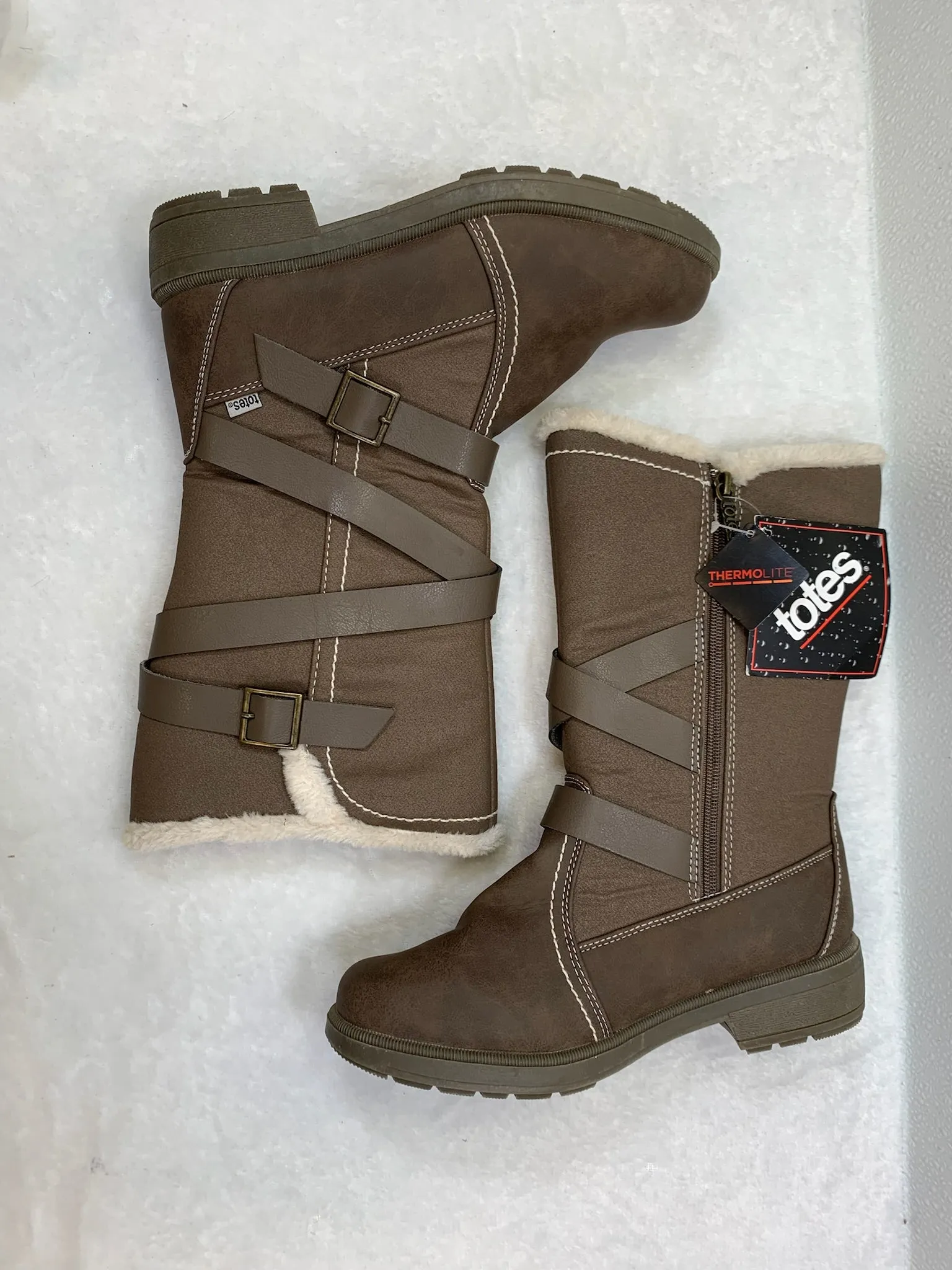 Boots Snow By Totes  Size: 8