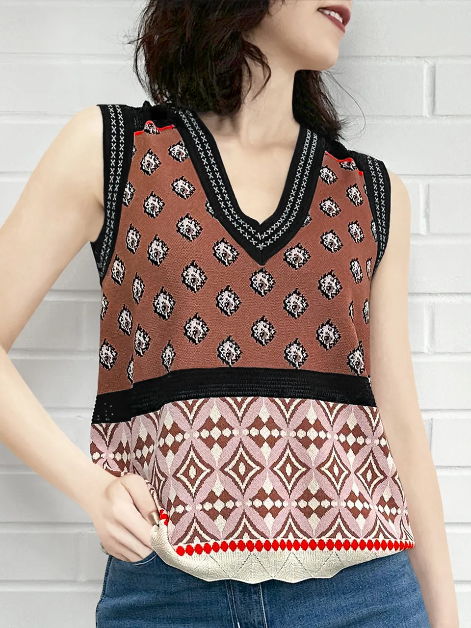 Chestnut Mosaic Pattern Knitted Sleeveless V-neck Sweater