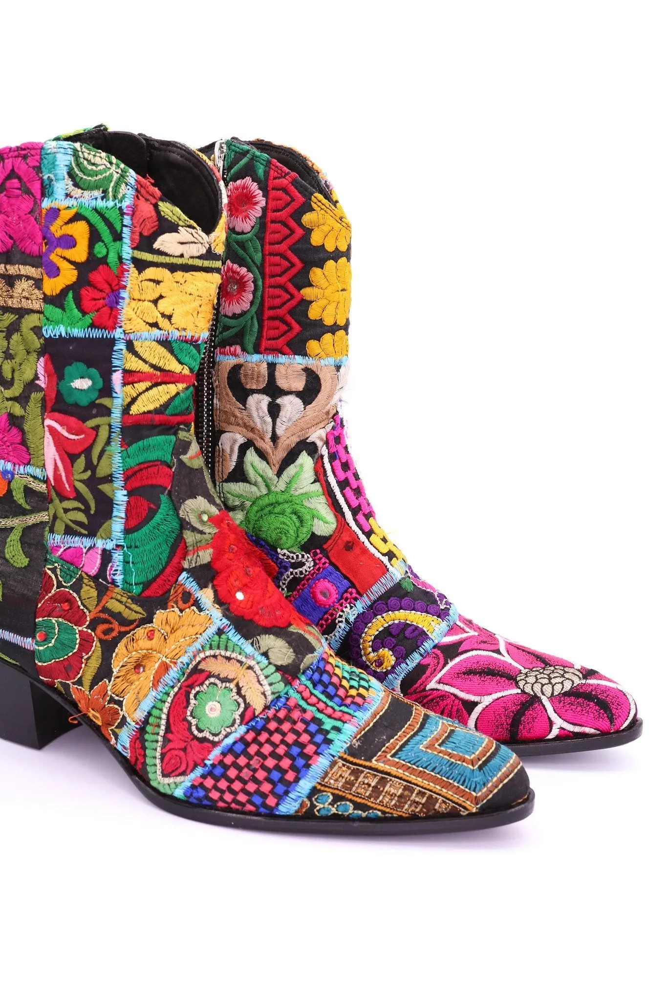 EMBROIDERED PATCHWORK BOOTS GINALYN (BLACK)