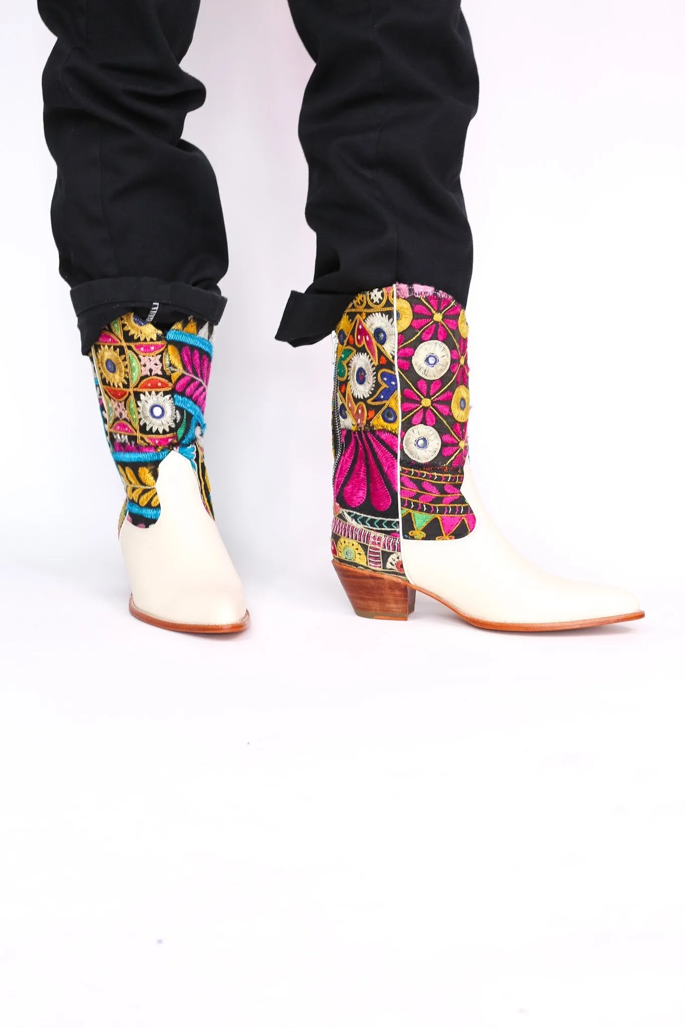 EMBROIDERED PATCHWORK WESTERN BOOTS ANDROMEDA