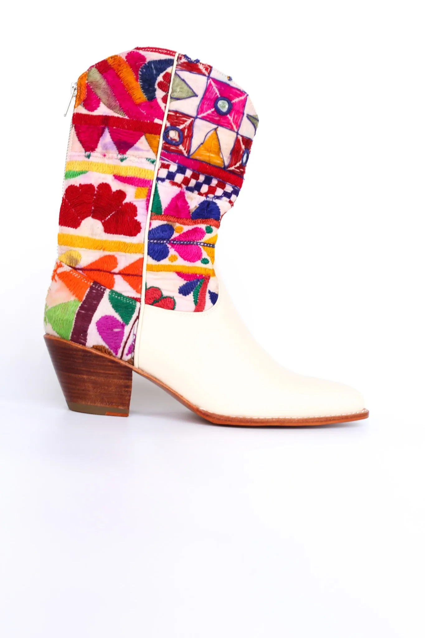 EMBROIDERED PATCHWORK WESTERN BOOTS ANDROMEDA