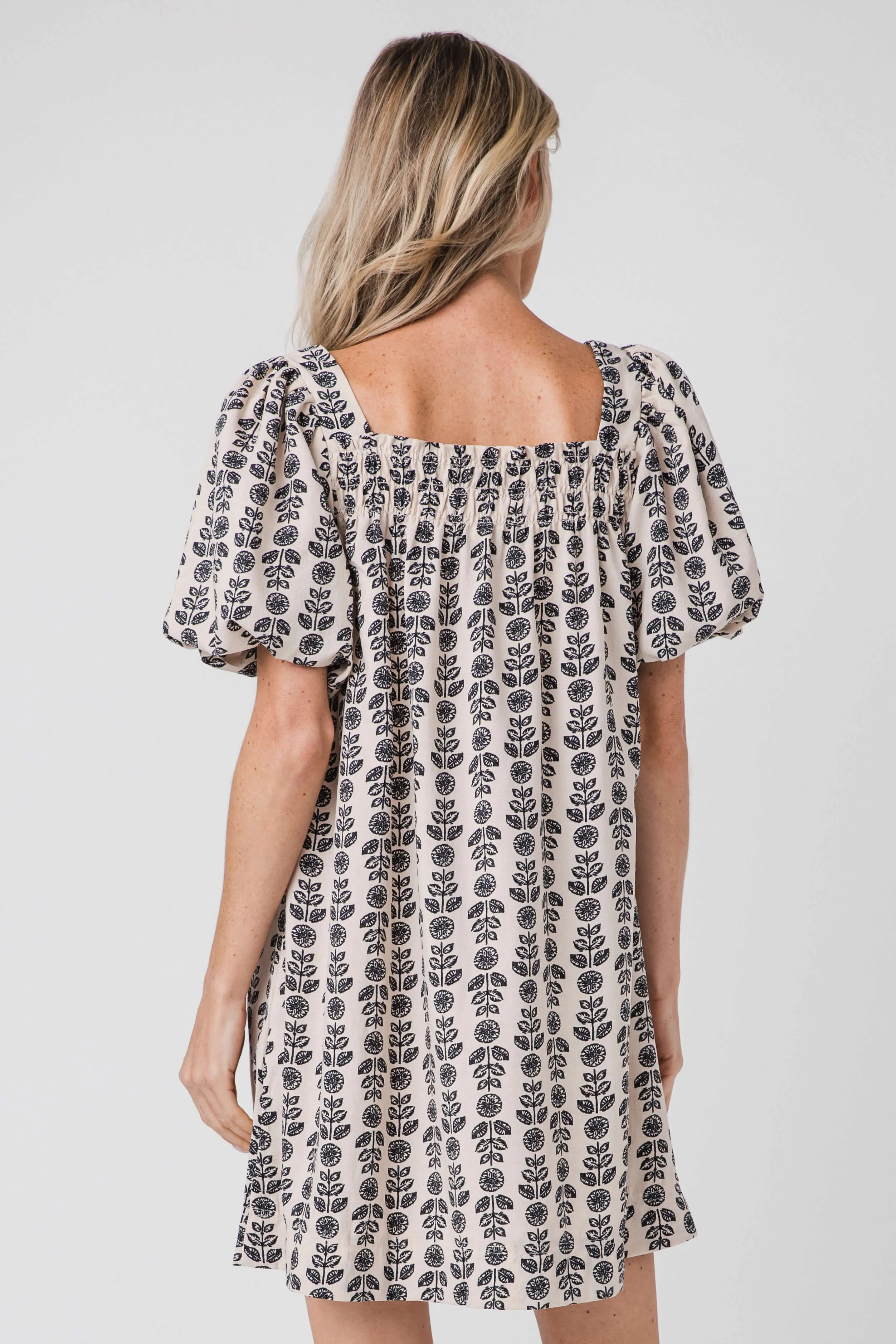 Gigio Printed Smocked Square Neck Dress