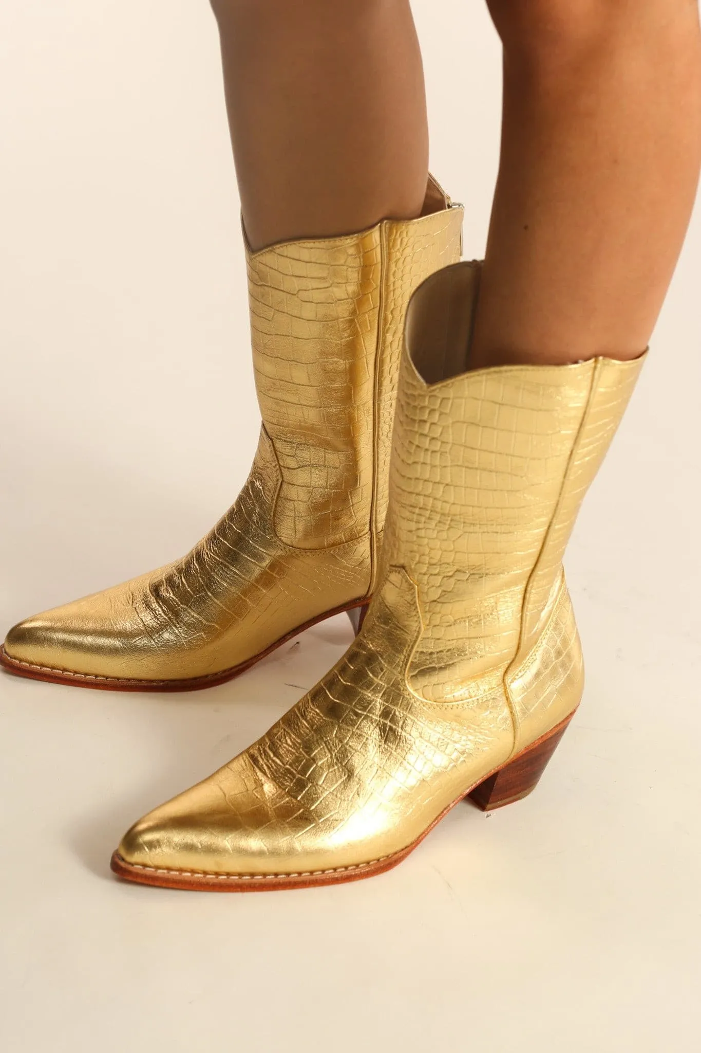 GOLDEN LEATHER WESTERN BOOTS SALA