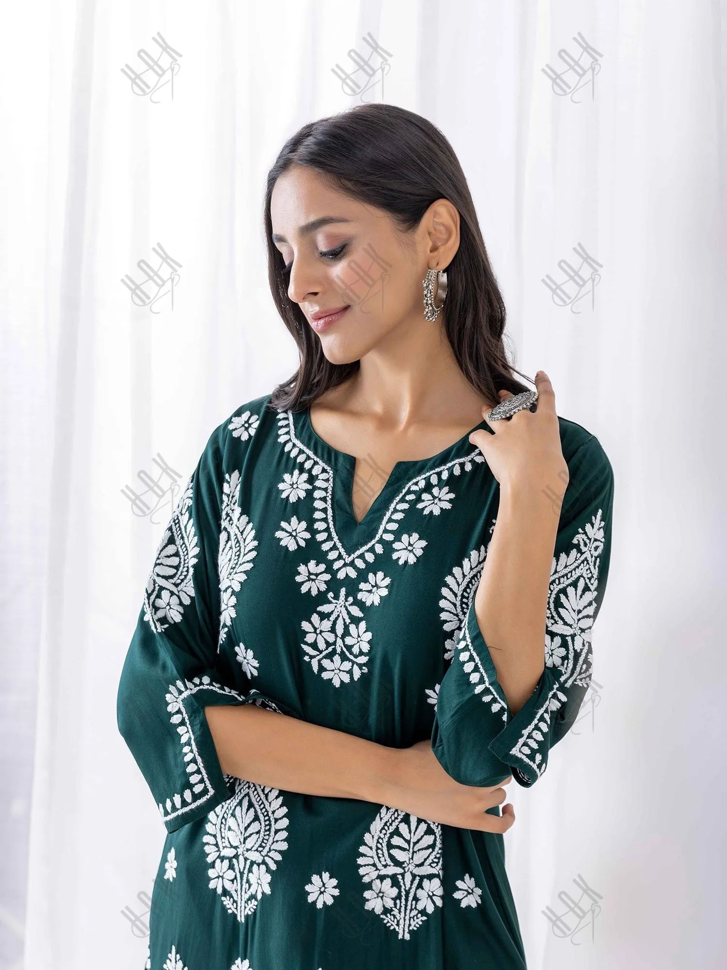 Jhanvi in Fizaa Chikankari Kurta in Rayon Cotton Notch Neck Sea Green