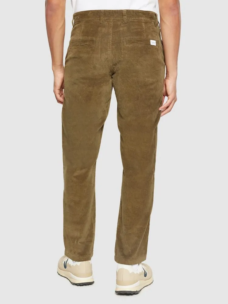 KCA 1070077 Chuck regular corduroy chino pants 1100 dark olive men