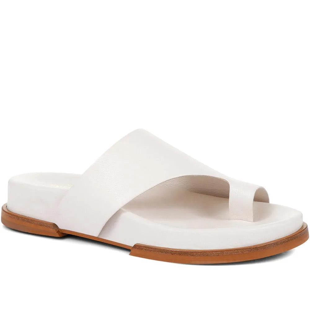 Lea Leather Toe Post Sandals - LEA / 322 057