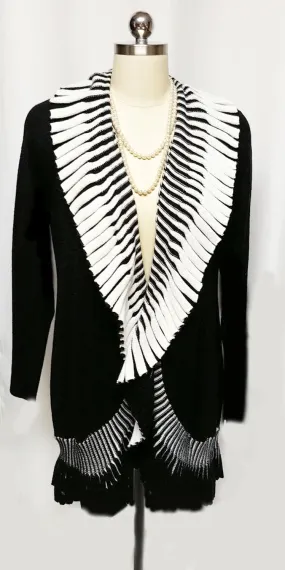 *NEW -STRIKING BLACK & WHITE PLEATED LONG SWEATER CARDIGAN / SWEATER COAT PIANO KEYS SWEATER