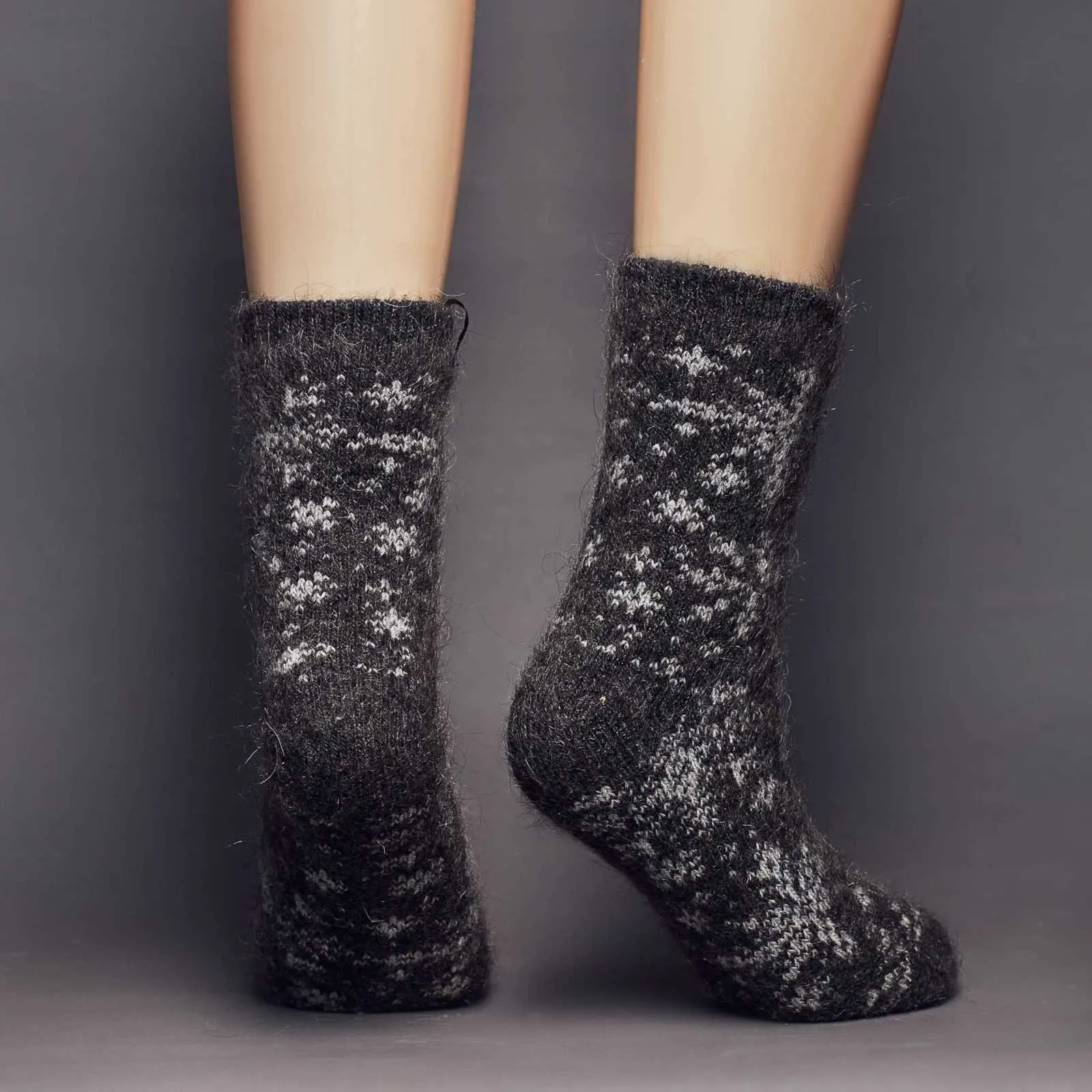 Unisex Snowy Night Thick Goat Wool Crew Socks