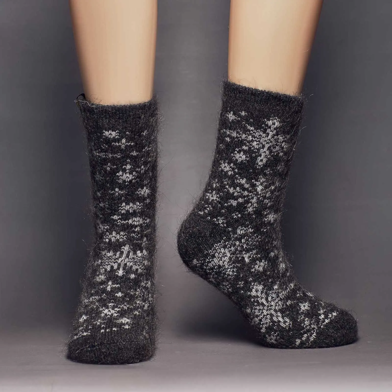 Unisex Snowy Night Thick Goat Wool Crew Socks