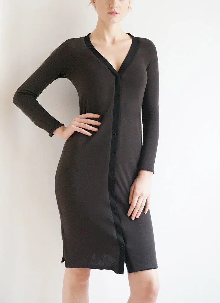 VERSA CARDIGAN DRESS (BLACK/SABLE)